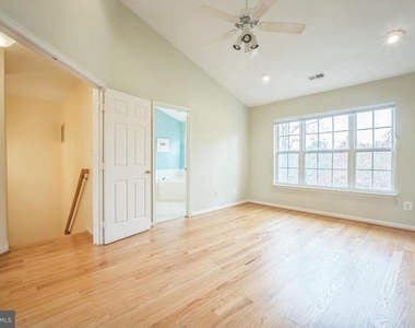 11551 Laurel Lake Square - Photo Thumbnail 14
