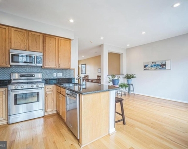 11551 Laurel Lake Square - Photo Thumbnail 12
