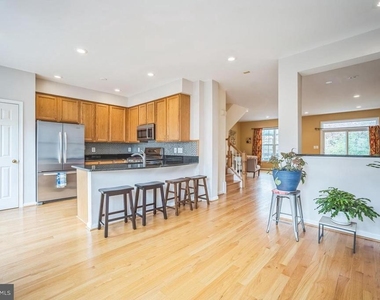 11551 Laurel Lake Square - Photo Thumbnail 11
