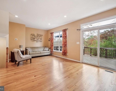 11551 Laurel Lake Square - Photo Thumbnail 13
