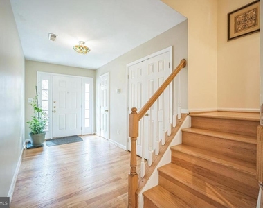 11551 Laurel Lake Square - Photo Thumbnail 1