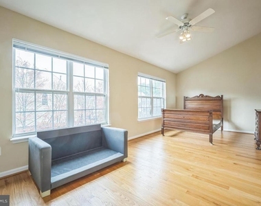 11551 Laurel Lake Square - Photo Thumbnail 24