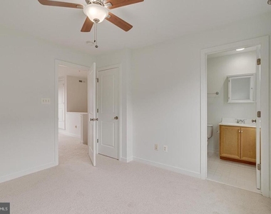 2947 Stella Blue Lane - Photo Thumbnail 8