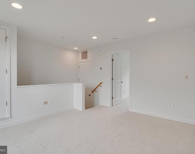 2947 Stella Blue Lane - Photo Thumbnail 10