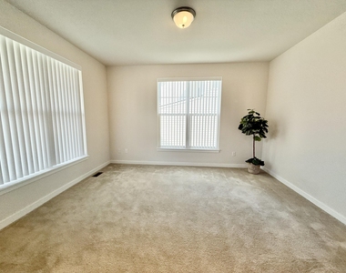 6394 S Trailwoods Drive - Photo Thumbnail 7