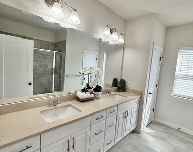 6394 S Trailwoods Drive - Photo Thumbnail 41
