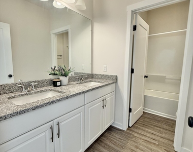 6394 S Trailwoods Drive - Photo Thumbnail 37