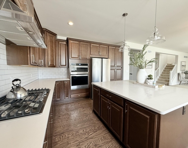 6394 S Trailwoods Drive - Photo Thumbnail 10