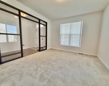 6394 S Trailwoods Drive - Photo Thumbnail 8