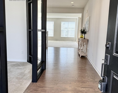 6394 S Trailwoods Drive - Photo Thumbnail 2