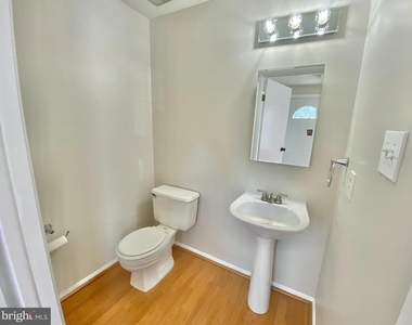 6212 Hillside Road - Photo Thumbnail 10