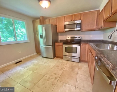 6212 Hillside Road - Photo Thumbnail 7