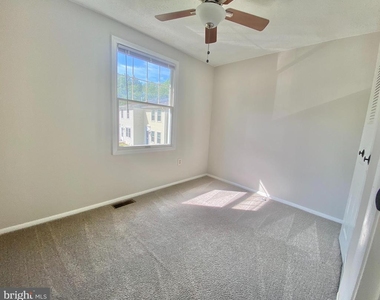 6212 Hillside Road - Photo Thumbnail 11