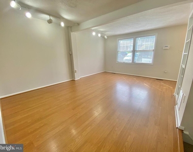 6212 Hillside Road - Photo Thumbnail 4