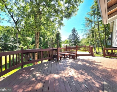 2215 Collingwood Road - Photo Thumbnail 13