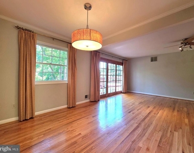 2215 Collingwood Road - Photo Thumbnail 9