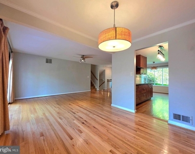 2215 Collingwood Road - Photo Thumbnail 10