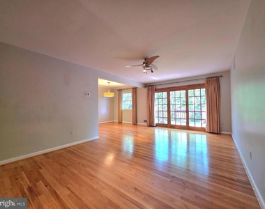2215 Collingwood Road - Photo Thumbnail 12