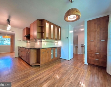 2215 Collingwood Road - Photo Thumbnail 3