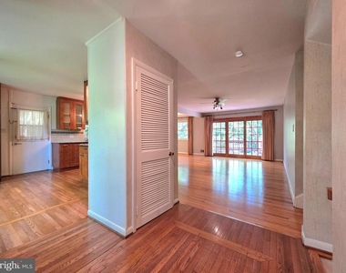 2215 Collingwood Road - Photo Thumbnail 2