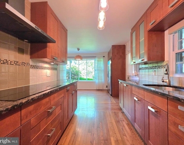 2215 Collingwood Road - Photo Thumbnail 8