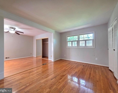 2215 Collingwood Road - Photo Thumbnail 16