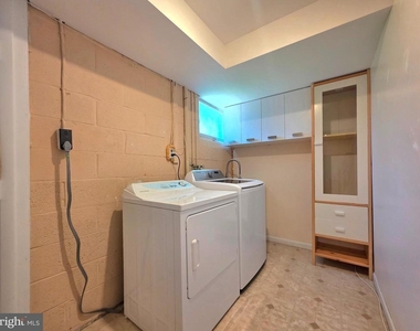 2215 Collingwood Road - Photo Thumbnail 34