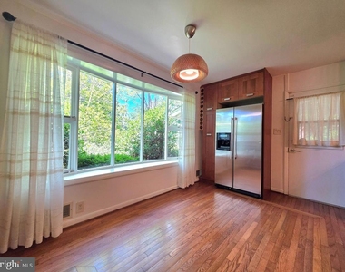 2215 Collingwood Road - Photo Thumbnail 4