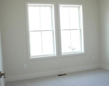 139 Heyford Drive - Photo Thumbnail 14