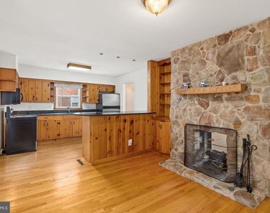 1312 Stafford Avenue - Photo Thumbnail 4