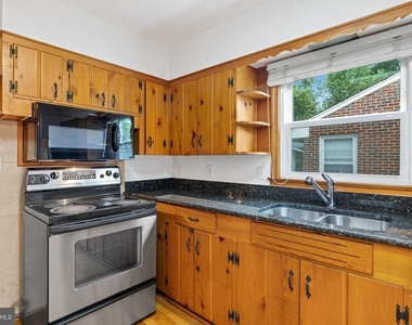 1312 Stafford Avenue - Photo Thumbnail 1