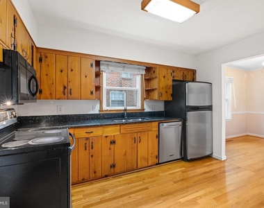 1312 Stafford Avenue - Photo Thumbnail 2