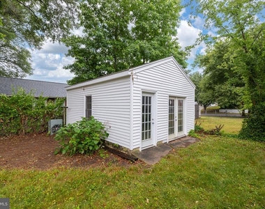 1312 Stafford Avenue - Photo Thumbnail 10