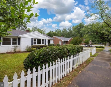 1312 Stafford Avenue - Photo Thumbnail 8