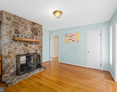 1312 Stafford Avenue - Photo Thumbnail 3