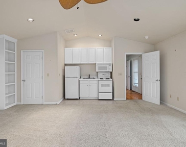 1312 Stafford Avenue - Photo Thumbnail 16