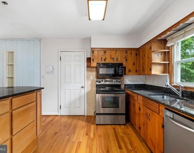 1312 Stafford Avenue - Photo Thumbnail 17