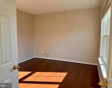 1308 Walker Drive - Photo Thumbnail 4