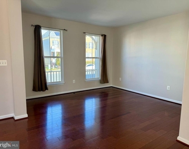 1308 Walker Drive - Photo Thumbnail 3