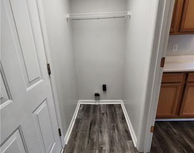 1549 Laurel Oak Drive - Photo Thumbnail 3
