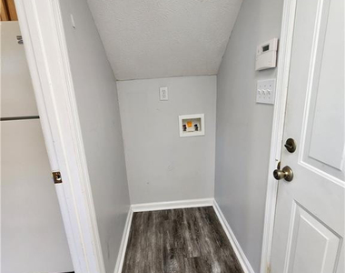 1549 Laurel Oak Drive - Photo Thumbnail 4