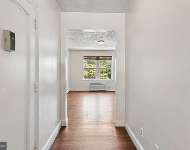 715 S Washington Street S - Photo Thumbnail 2