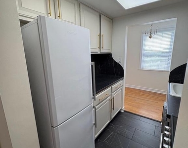 402 Bashford Lane - Photo Thumbnail 10
