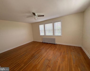 402 Bashford Lane - Photo Thumbnail 3