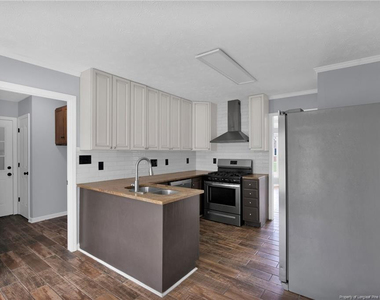 1183 Helmsley Drive - Photo Thumbnail 8