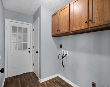 1183 Helmsley Drive - Photo Thumbnail 15
