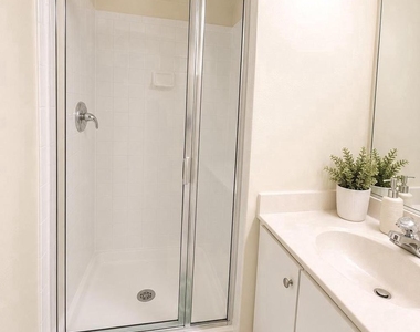 4921 Kilburn Street - Photo Thumbnail 12