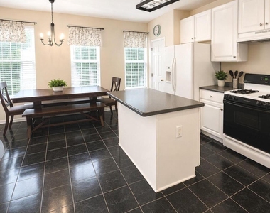 4921 Kilburn Street - Photo Thumbnail 7