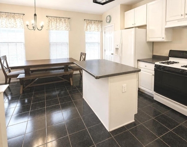 4921 Kilburn Street - Photo Thumbnail 6