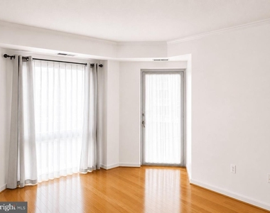 3101 N Hampton Drive - Photo Thumbnail 5